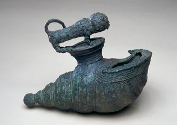 Kagyló alakú edény állattal, Igbo-Ukwu, 9-10. század